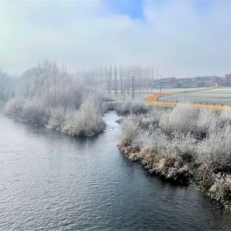 Puente De Orbigo B&B Hospital de Órbigo