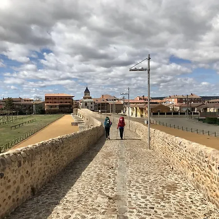 فندق مبيت وإفطار Puente De Orbigo 3*