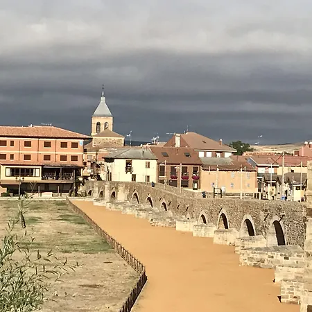 فندق مبيت وإفطار Puente De Orbigo