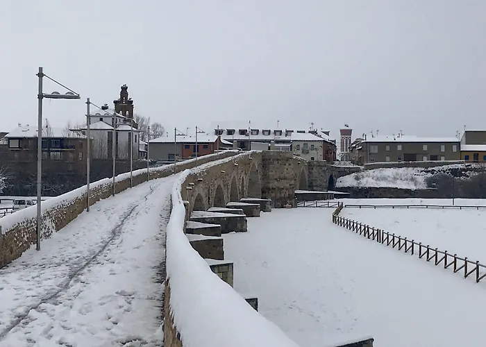 Bed & Breakfast Puente De Orbigo 3*