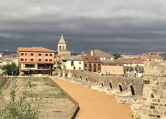فندق مبيت وإفطار Puente De Orbigo
